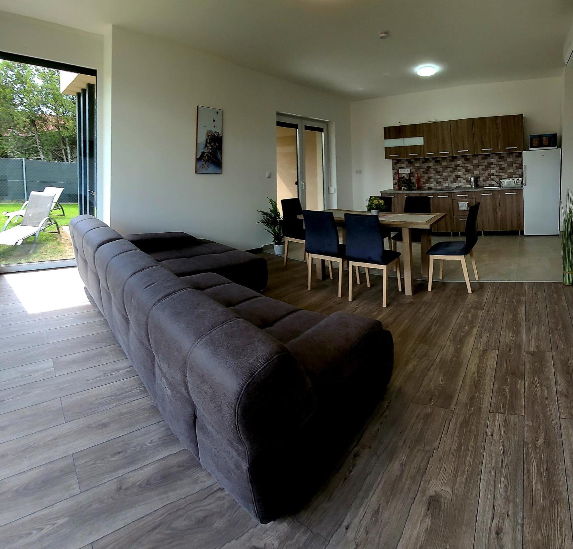 Zea Apartmanhaz Apartment Balatonfenyves Exterior photo